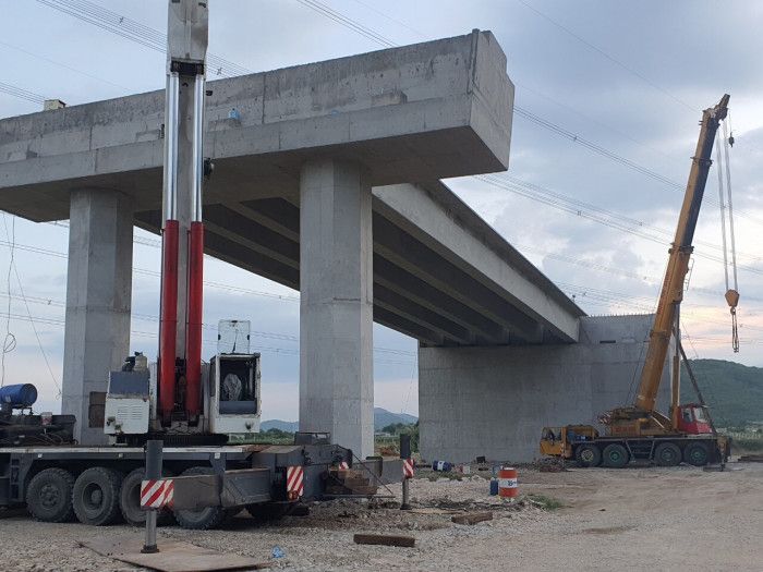 Hối hả thi công 2 tuyến cao tốc phía Đông trong "bão" Covid-19