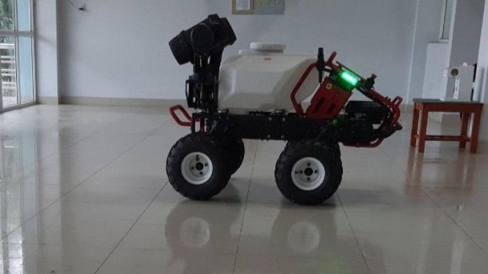 "Soi" robot thông minh ở Cần Thơ "thử việc" phục vụ chống dịch