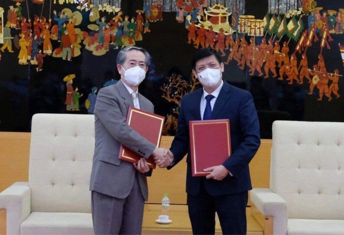 Việt Nam tiếp nhận 500.000 liều vaccine Sinopharm của Trung Quốc