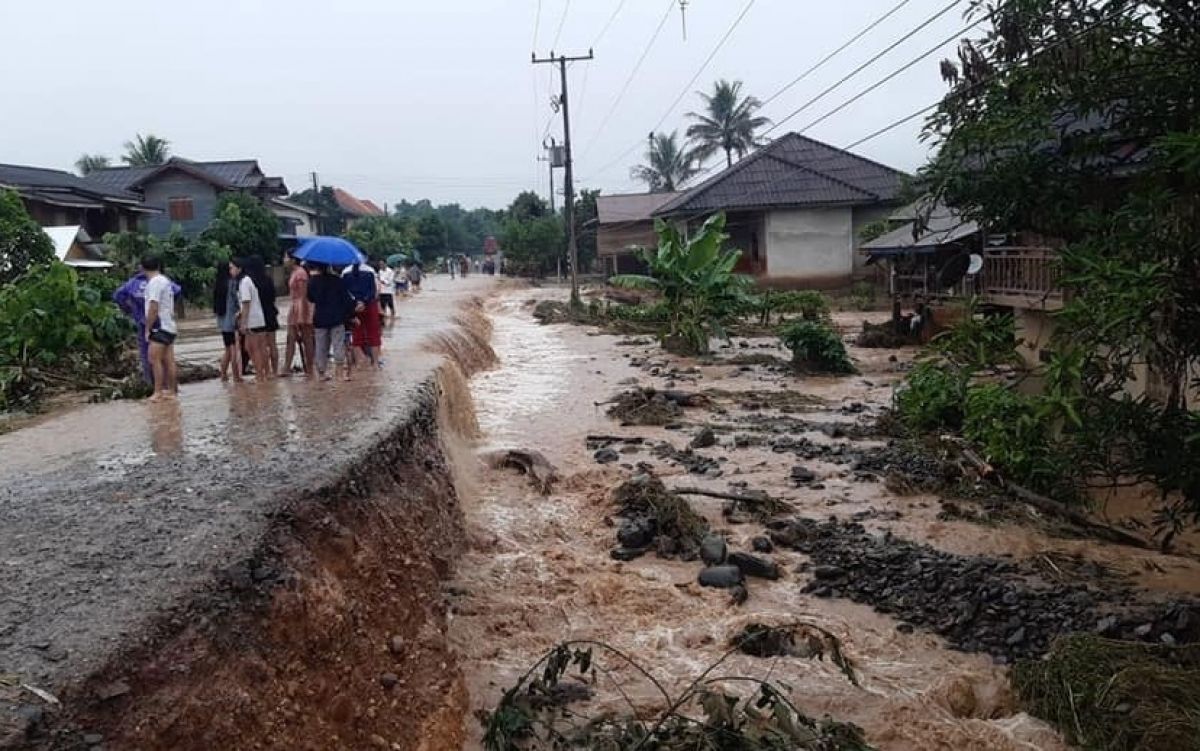 Mưa lũ khiến 33 người chết ở Trung Quốc và gây nhiều thiệt hại vật chất ở Lào