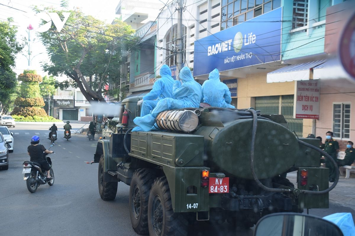 Phú Yên khẩn trương chống dịch, ngày đêm lấy mẫu xét nghiệm SARS-CoV-2