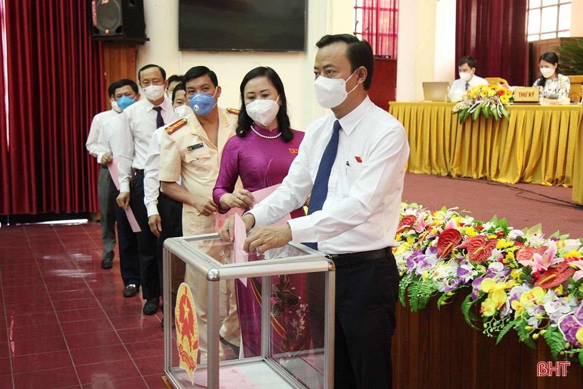 Ông Võ Trọng Hải tiếp tục được bầu giữ chức Chủ tịch UBND tỉnh Hà Tĩnh