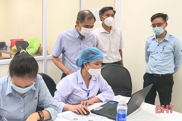 Hà Tĩnh đã tiêm an toàn vắc-xin phòng Covid-19 cho 25.793 người trong đợt thứ 3