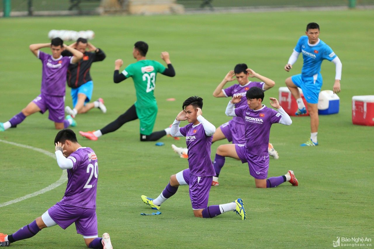 Văn Đức, Văn Hoàng, Tuấn Tài phấn chấn trong buổi tập cùng đội tuyển Việt Nam