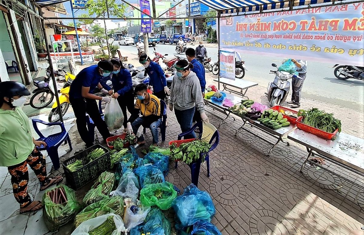 Cà Mau lan tỏa “cơm 0 đồng” giúp người dân vượt khó trong đại dịch