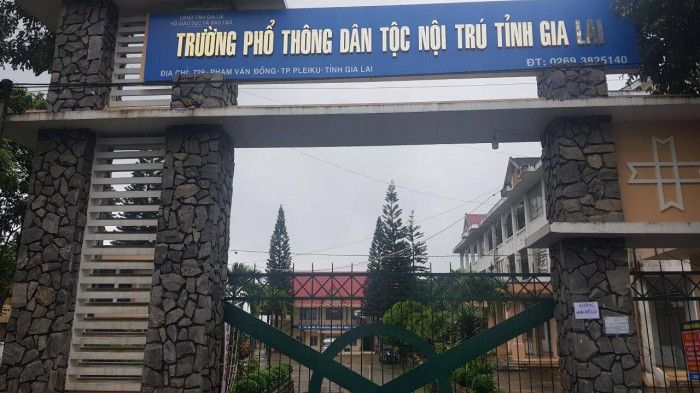 Ca nhiễm Covid-19 tăng vọt, Gia Lai phong tỏa tạm thời khu vực cầu 110