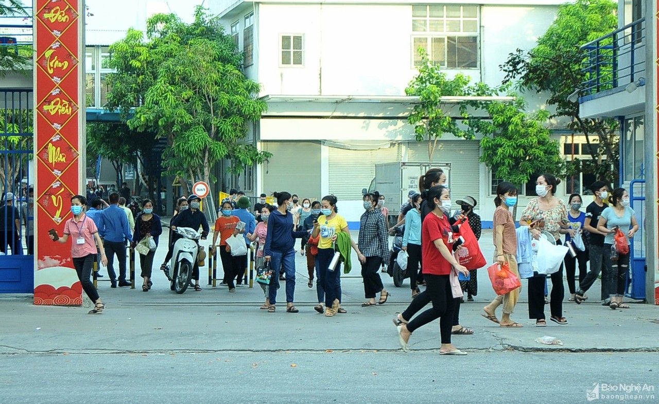 Siết chặt phòng dịch ở dãy trọ công nhân Khu công nghiệp Bắc Vinh