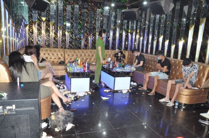 Hải Dương: Gần 50 đối tượng "phê" ma túy trong quán karaoke giữa mùa dịch