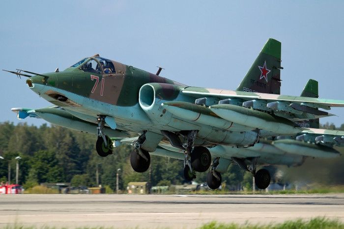 Nga điều cường kích Su-25 đến gần biên giới Afghanistan tập trận