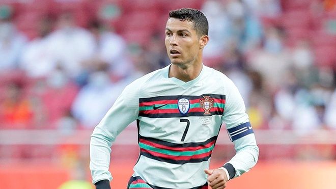 Ronaldo trên con đường san lấp mọi giới hạn ở tuổi 36