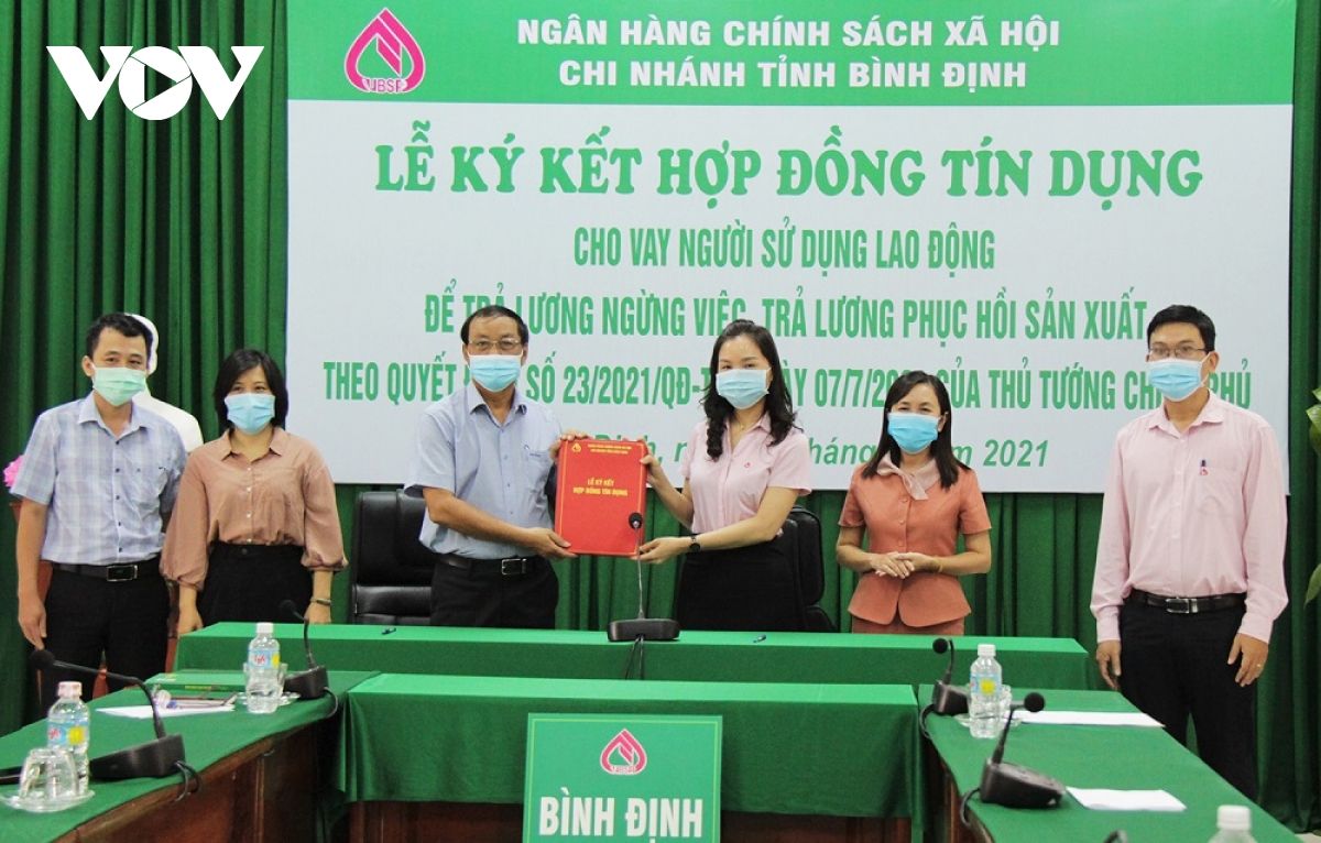 Nhiều doanh nghiệp ở Bình Định được vay tiền trả lương người lao động