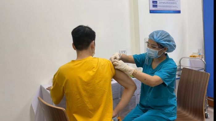 Bắt đầu mũi tiêm thử nghiệm đầu tiên với vaccine Covid-19 công nghệ Mỹ