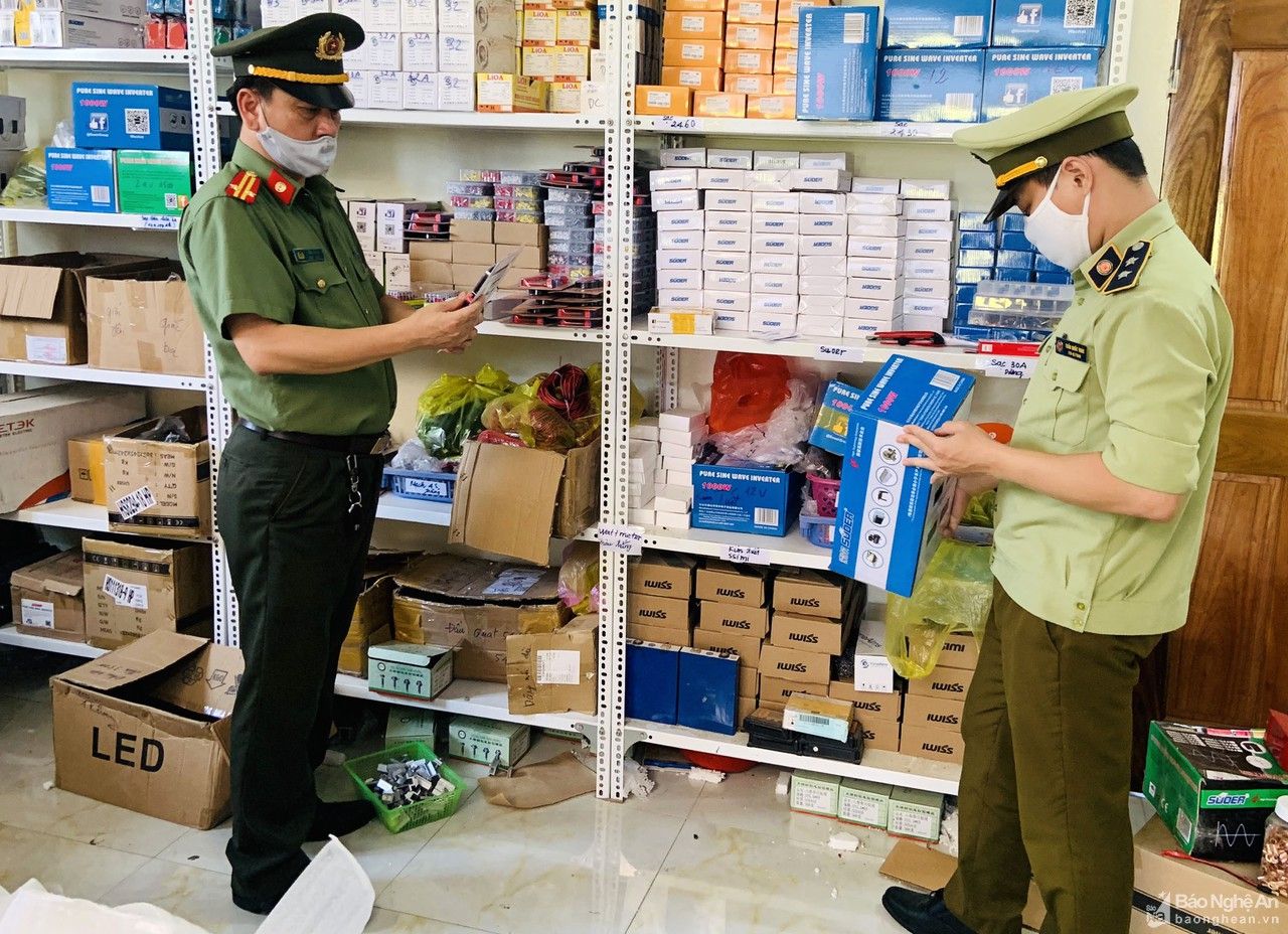 Nghệ An: Xử lý 44 vụ kinh doanh hàng giả, hàng lậu qua mạng