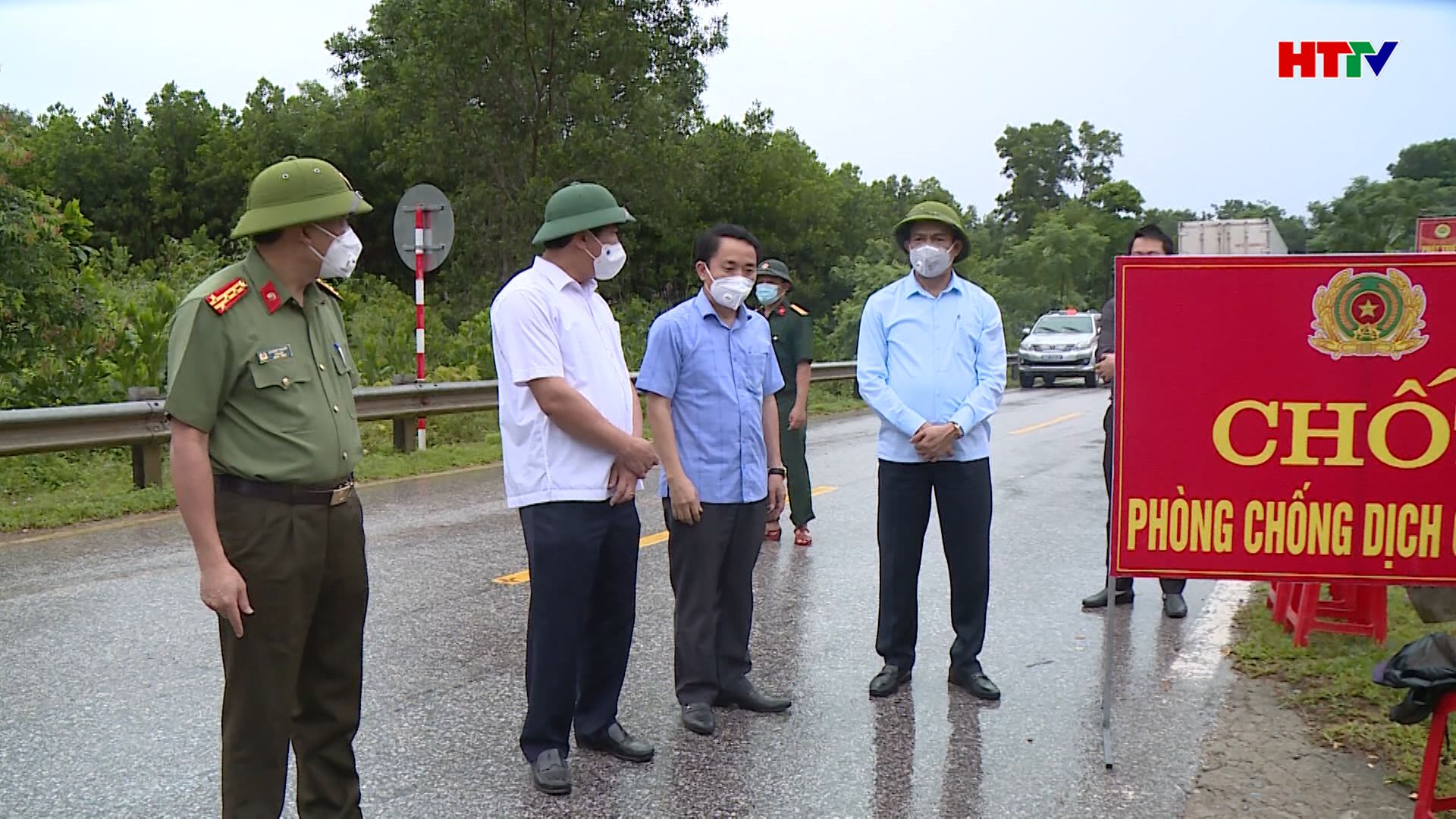 Kiểm tra, chỉ đạo công tác phòng, chống dịch tại huyện Hương Sơn