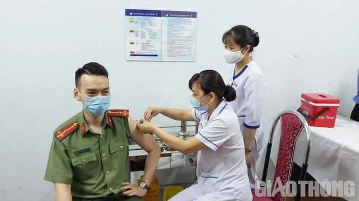 Từ tháng 9/2021 vaccine sẽ về nhiều, đủ tiêm cho 70% dân số