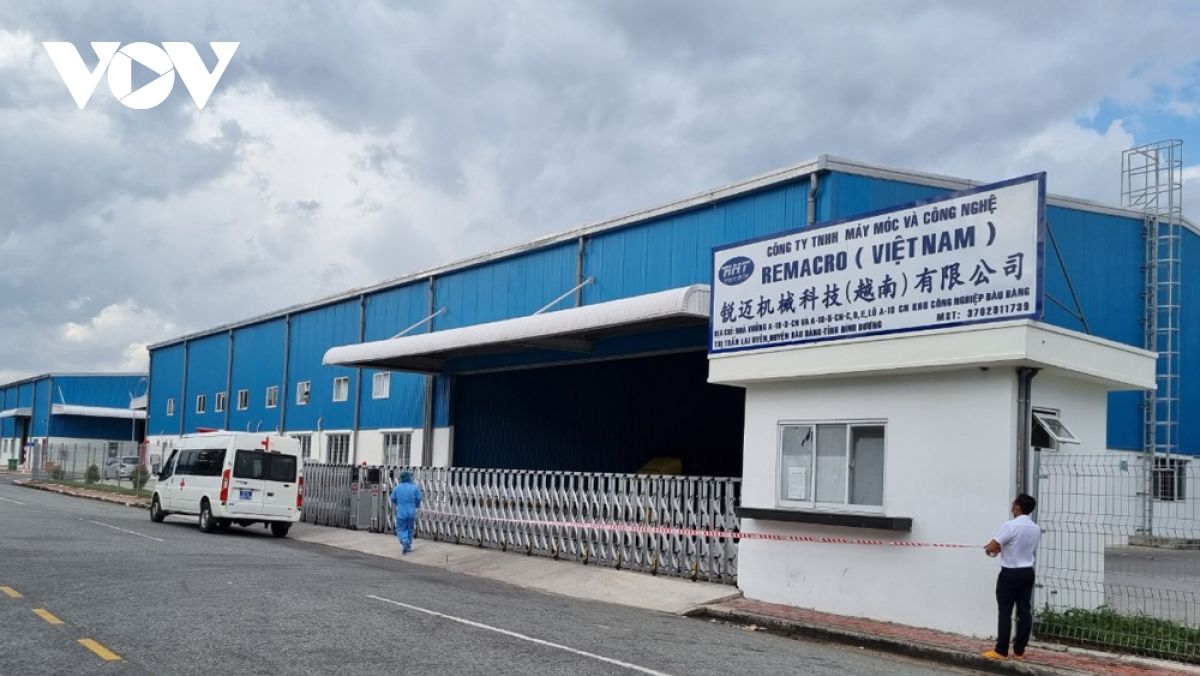 Bình Dương: Nam thanh niên F1 trốn cách ly vào làm việc cả công ty bị phong tỏa