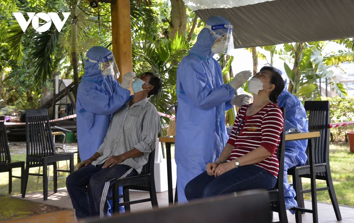 TP.HCM giãn&nbsp;cách&nbsp;theo Chỉ thị 16: Người lao động lo lắng nhưng rất đồng lòng