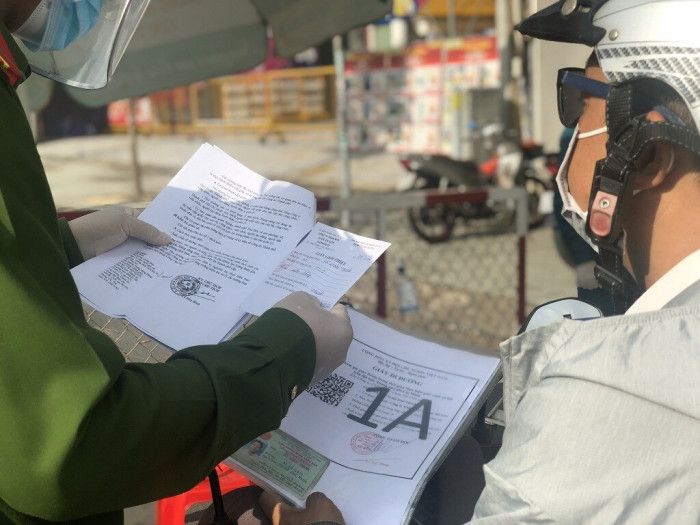 Hình ảnh ngày đầu TP.HCM siết chặt giãn cách xã hội