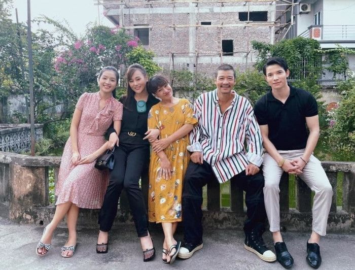 Hương vị tình thân: Ông Sinh bị công an bắt!