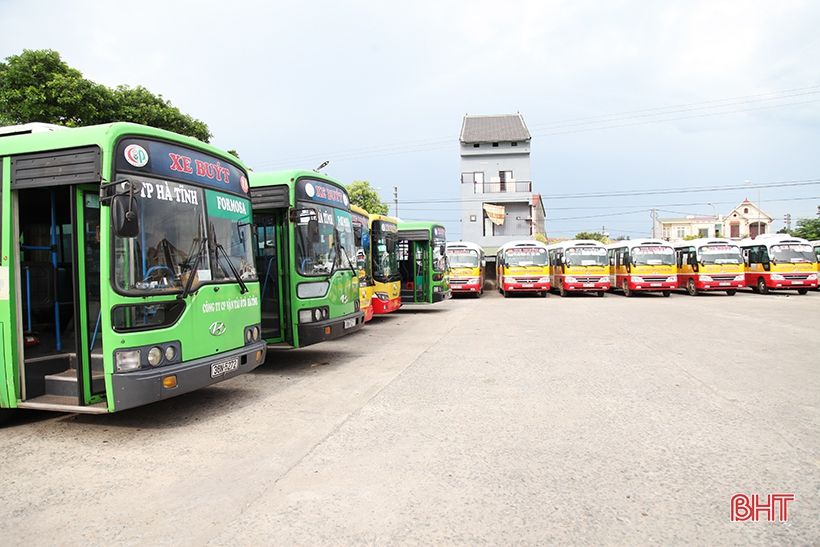 Xe buýt ở Hà Tĩnh chấp hành nghiêm việc dừng hoạt động, đảm bảo phòng chống dịch COVID-19