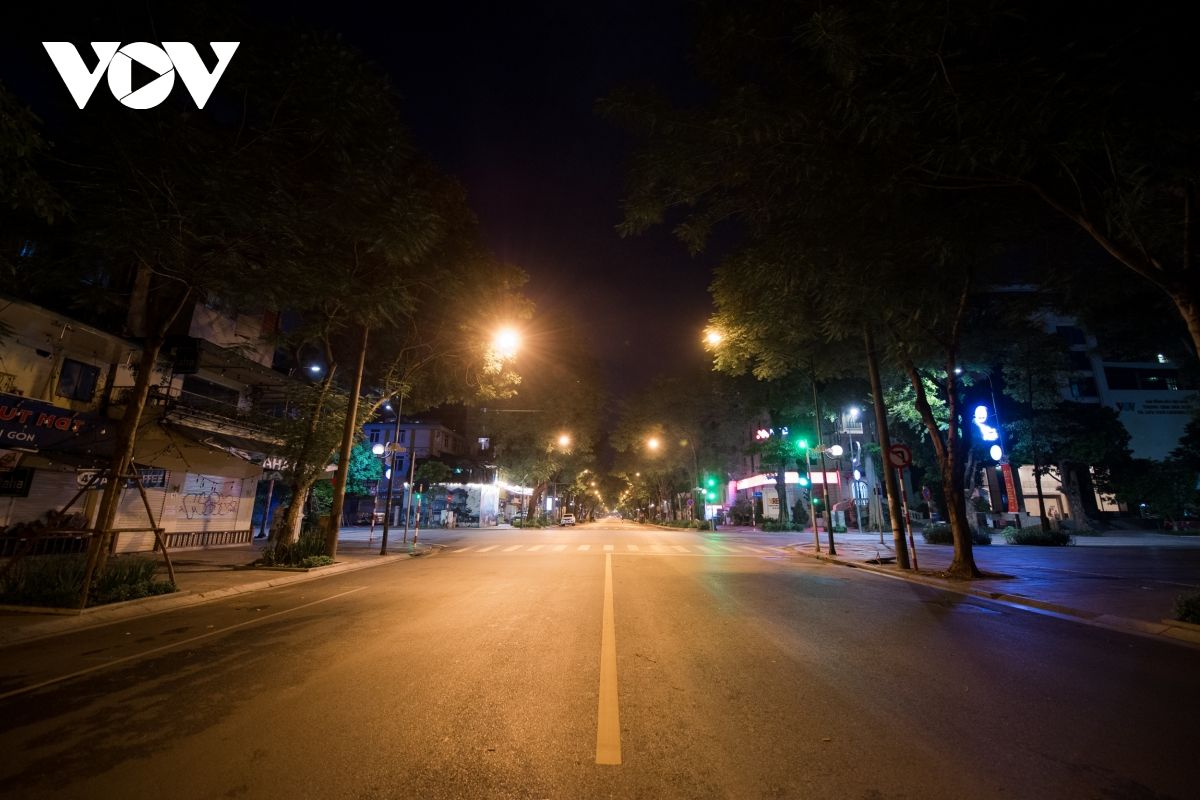 Ngắm nhìn tối Hà Nội từ trên cao những ngày giãn cách xã hội