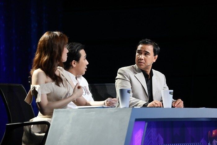 Trấn Thành tiết lộ, Quyền Linh đi quay hình vẫn gọi điện báo cáo vợ