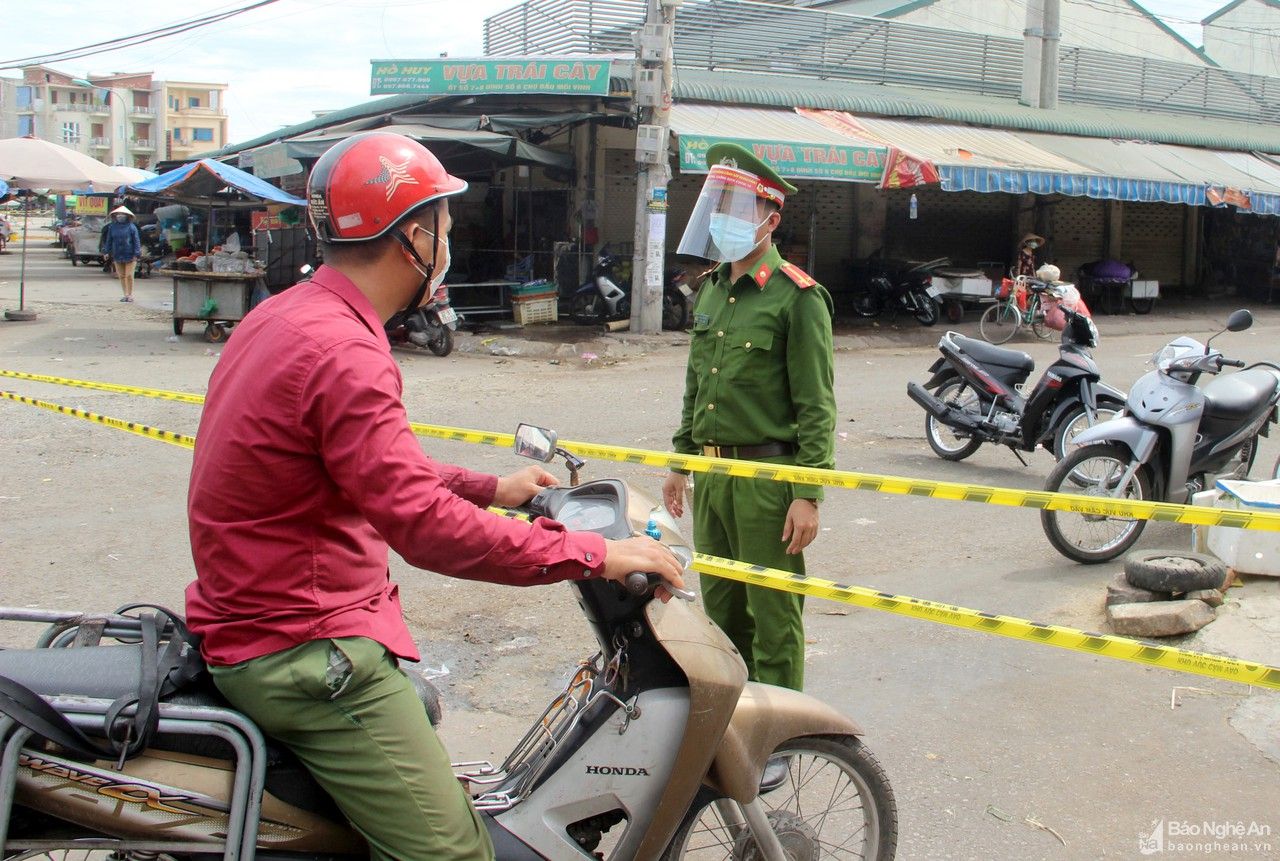 Người dân TP Vinh cơ bản ý thức chấp hành giãn cách xã hội theo Chỉ thị 15 