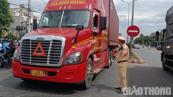 Tài xế Đà Nẵng vào Quảng Nam phải cách ly tập trung nếu ở lại