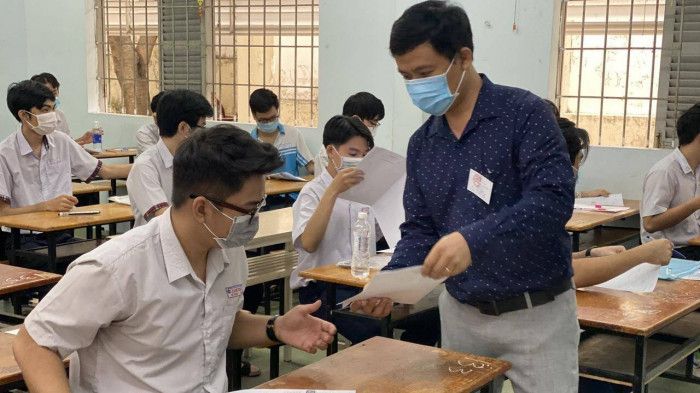 TP HCM: 23 thí sinh phải cách ly tại trường sau ngày đầu thi THPT