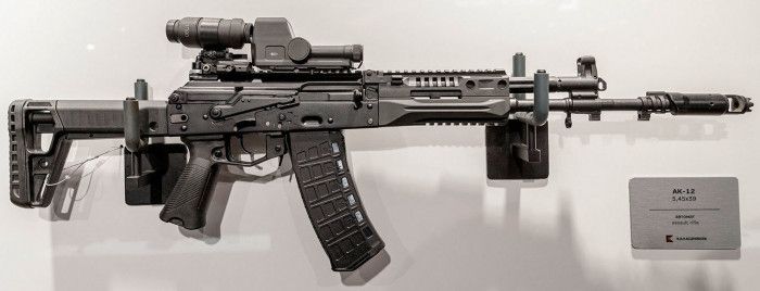 Vì sao cựu binh Thủy quân lục chiến Mỹ đánh giá rất cao súng trường AK-12?