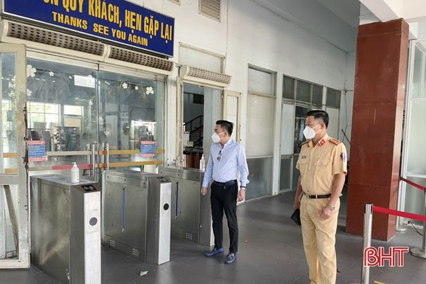 17h chiều nay, công dân làm thủ tục lên tàu tại Ga Sài Gòn để về Hà Tĩnh