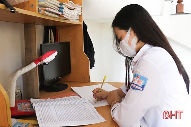 Nữ sinh đạt điểm môn Ngữ văn cao nhất ở Hà Tĩnh chỉ mong vào sư phạm