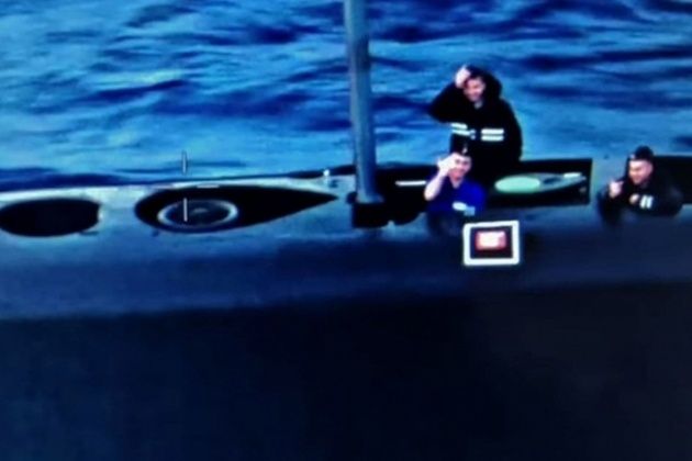 Tàu ngầm Nga bí mật tập trận giáng đòn mạnh tấn công Vương quốc Anh