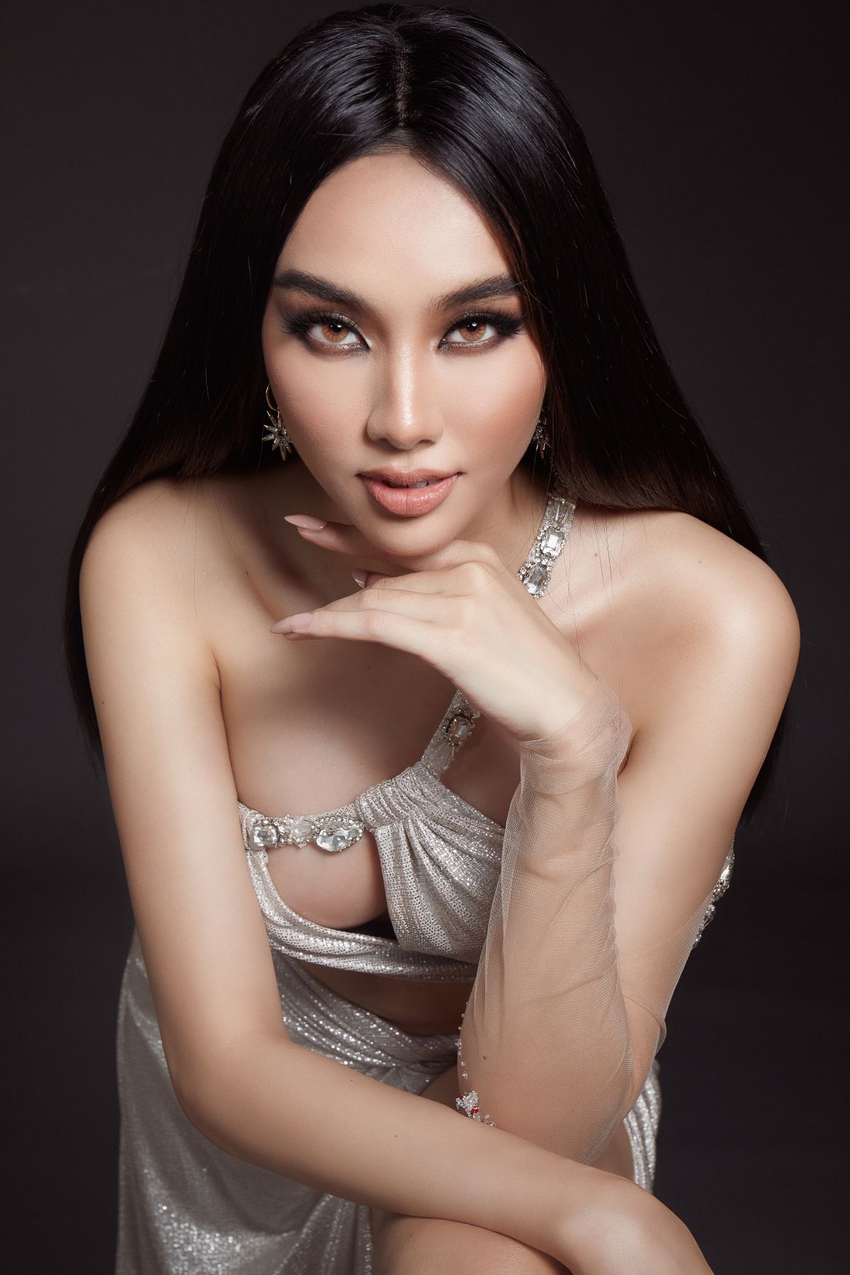 Nguyễn Thúc Thuỳ Tiên đại diện Việt Nam dự thi Miss Grand International 2021