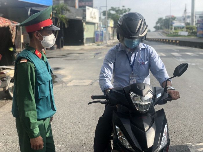 Hình ảnh ngày đầu TP.HCM siết chặt giãn cách xã hội