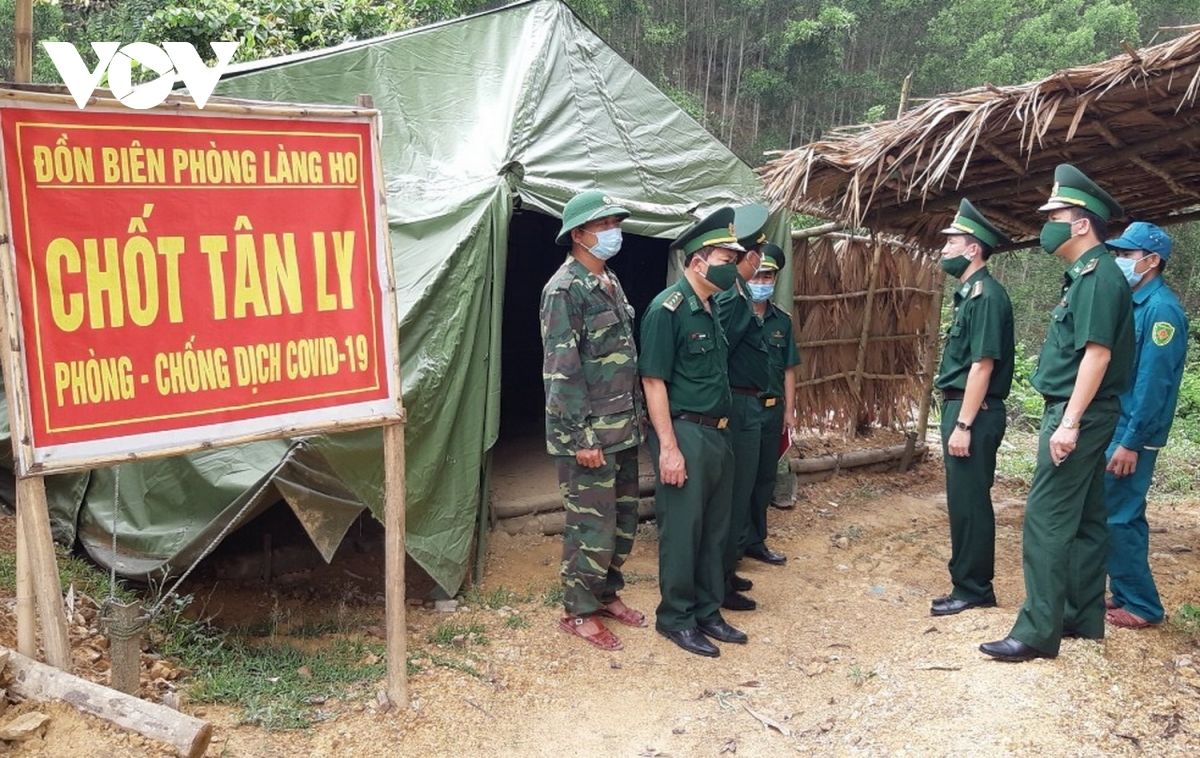 Quân đội căng mình trên khắp các “mặt trận” phòng chống dịch COVID-19