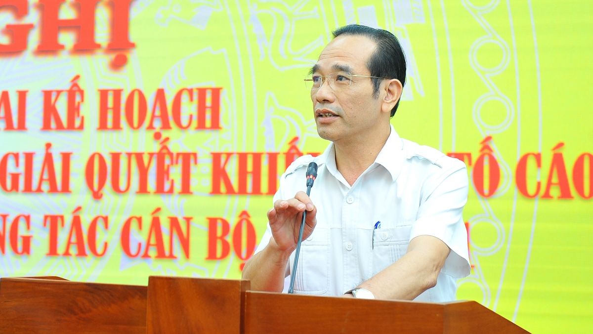 Chủ tịch UBND ủy quyền tiếp công dân cho người khác là vi phạm luật