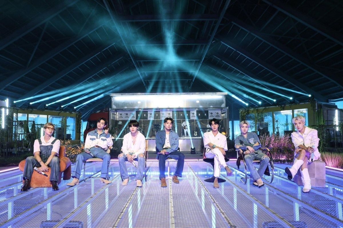 BTS có màn chào sân tại BBC Live Lounge