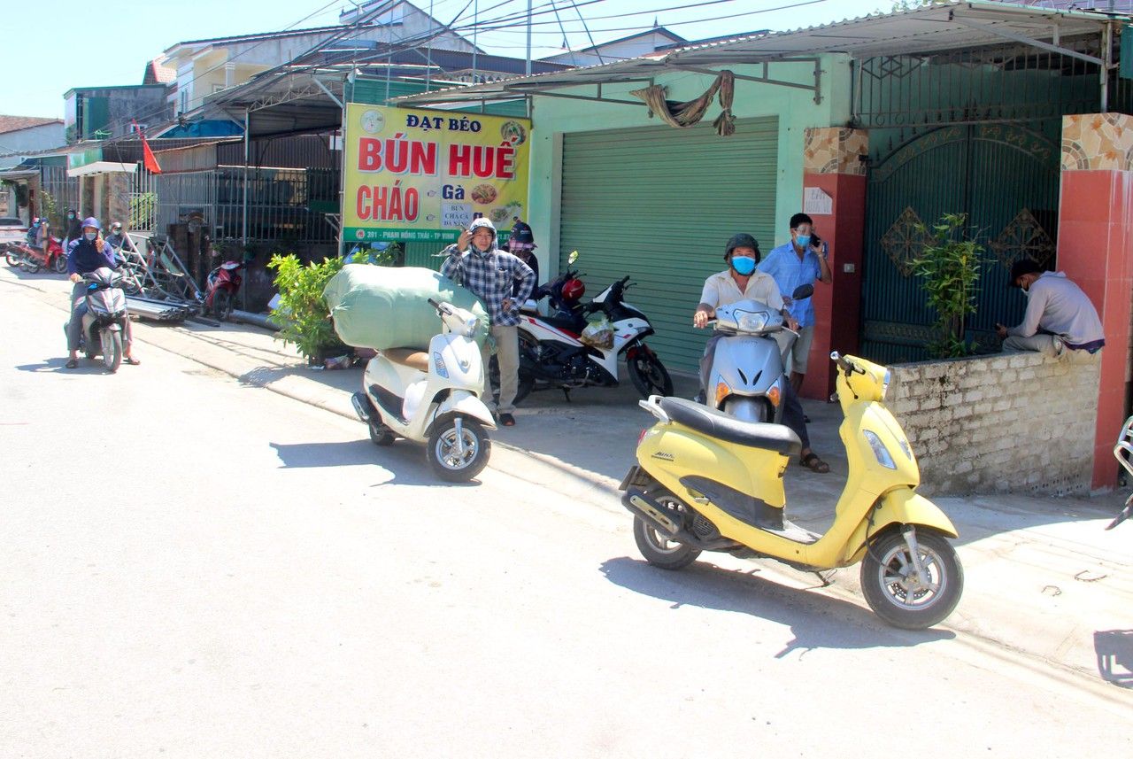 TP. Vinh: Phương tiện lưu thông trật tự, hàng hóa vận chuyển linh hoạt qua các điểm chốt