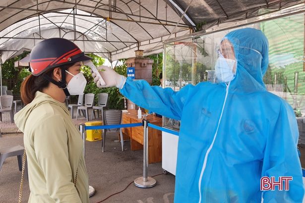Hà Tĩnh tăng cường rà soát người có triệu chứng nghi ngờ để phát hiện sớm ca bệnh trong cộng đồng