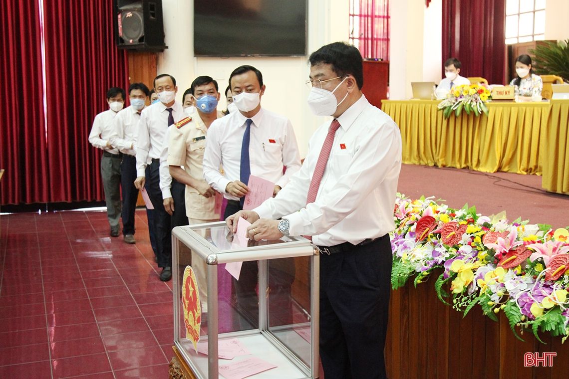 Ông Võ Trọng Hải tiếp tục được bầu giữ chức Chủ tịch UBND tỉnh Hà Tĩnh