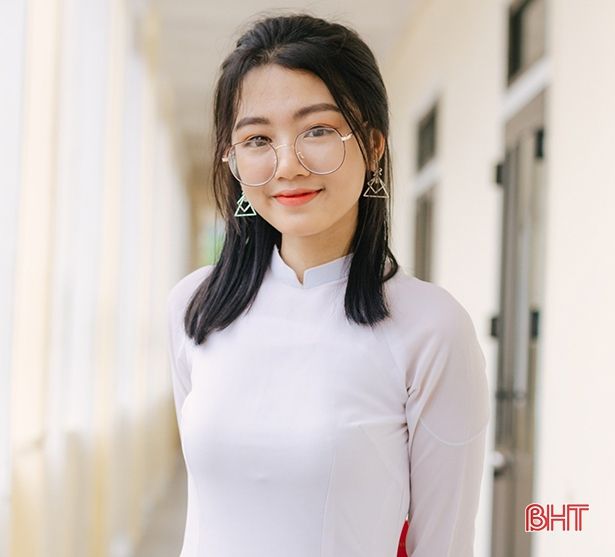 Lời yêu thương gửi con gái đạt kết quả cao Kỳ thi tốt nghiệp THPT từ chốt chống dịch biên giới Hà Tĩnh