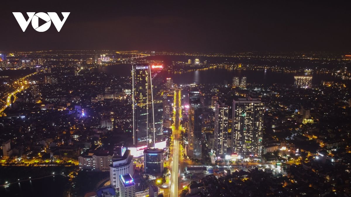 Ngắm nhìn tối Hà Nội từ trên cao những ngày giãn cách xã hội