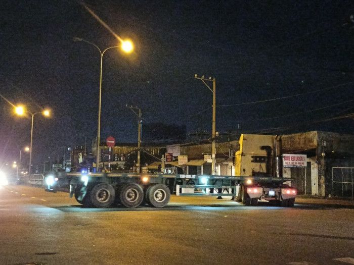 Thiếu giấy xét nghiệm, nhiều tài xế phải quay đầu xe khi đến cửa ngõ TP.HCM