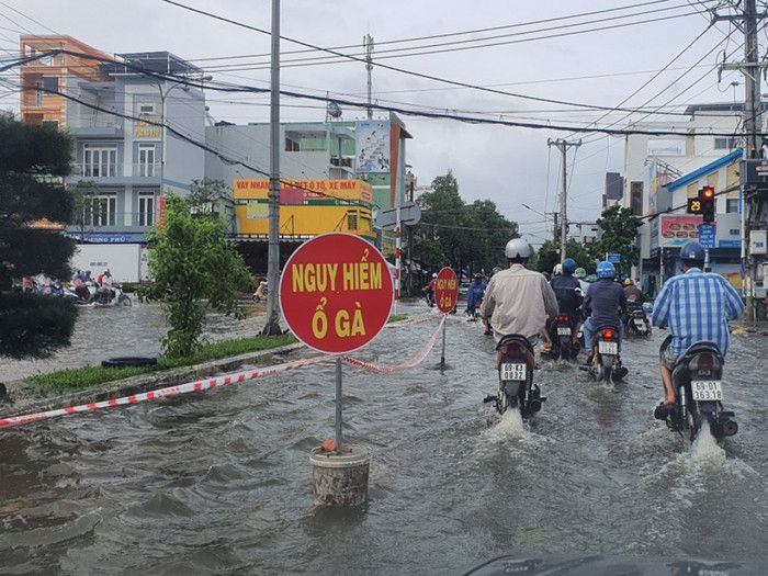 Ngập úng đe dọa nhiều tuyến quốc lộ ở ĐBSCL