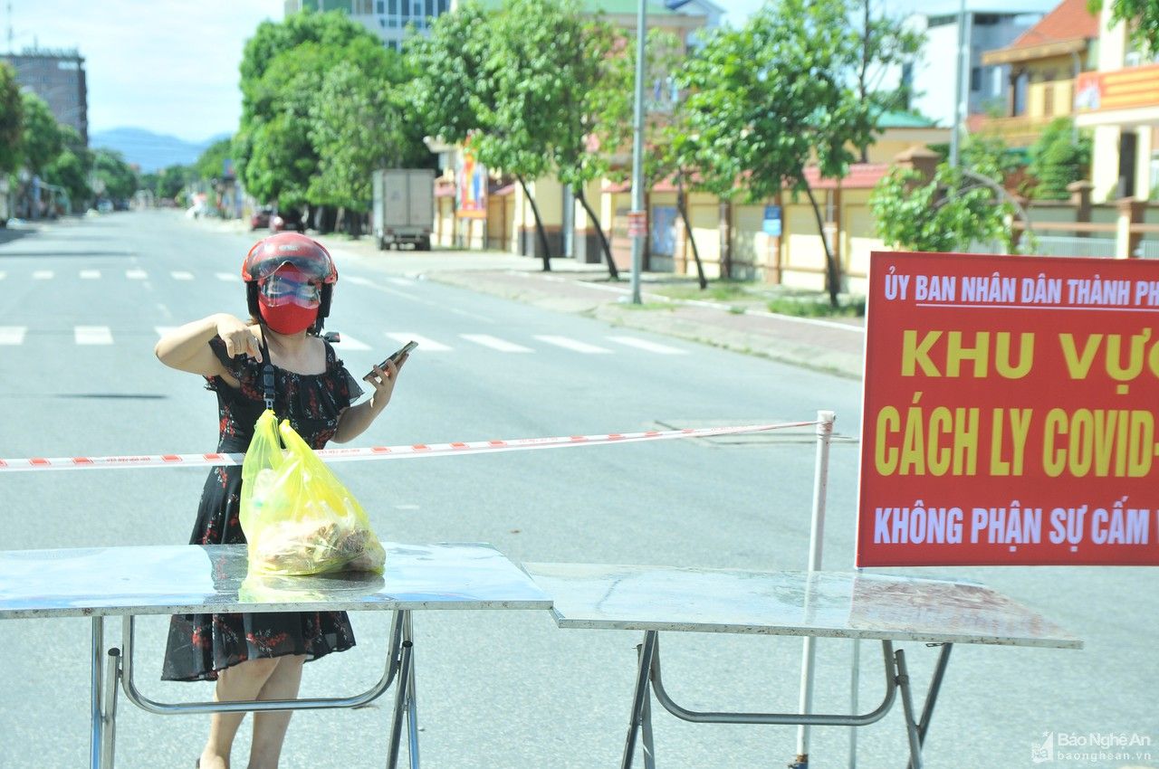 TP Vinh: Thành lập các tổ, nhóm hỗ trợ nhu yếu phẩm cho dân vùng bị phong tỏa