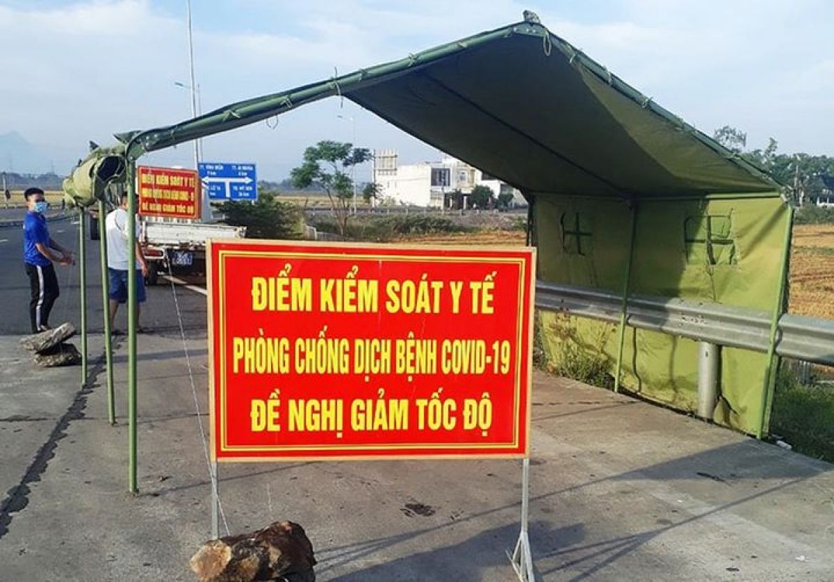 22 chốt ở cửa ngõ Hà Nội để kiểm soát dịch bệnh, không “ngăn sông cấm chợ”