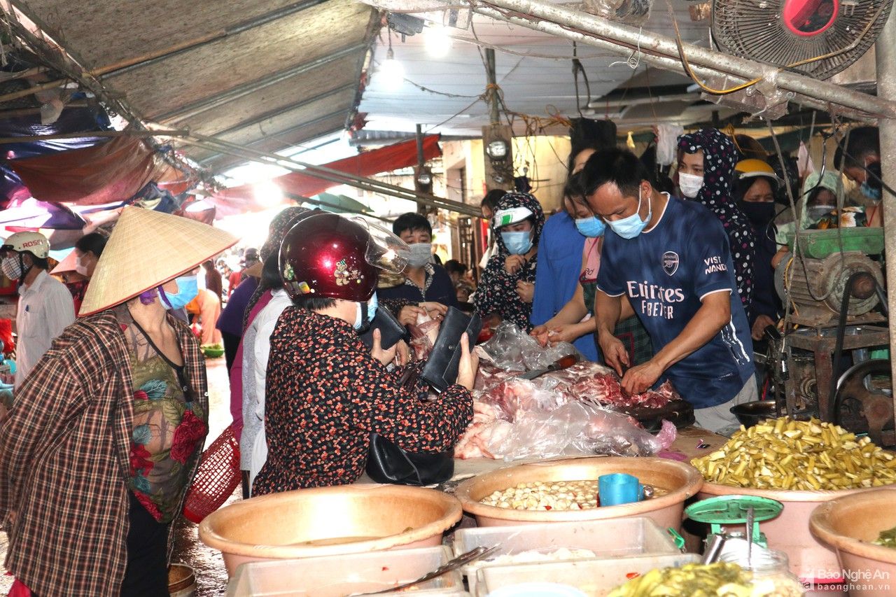 Người dân TP Vinh không nên ồ ạt mua hàng tích trữ 