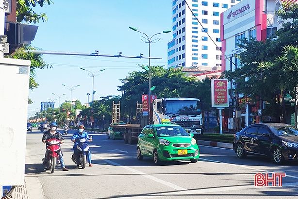 Chuyển trạng thái phòng dịch, một số người dân TP Hà Tĩnh chủ quan, lơ là