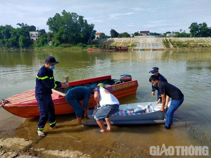 Tìm thấy thi thể cô gái nhảy cầu Đô Lương sau 1 ngày đêm tìm kiếm